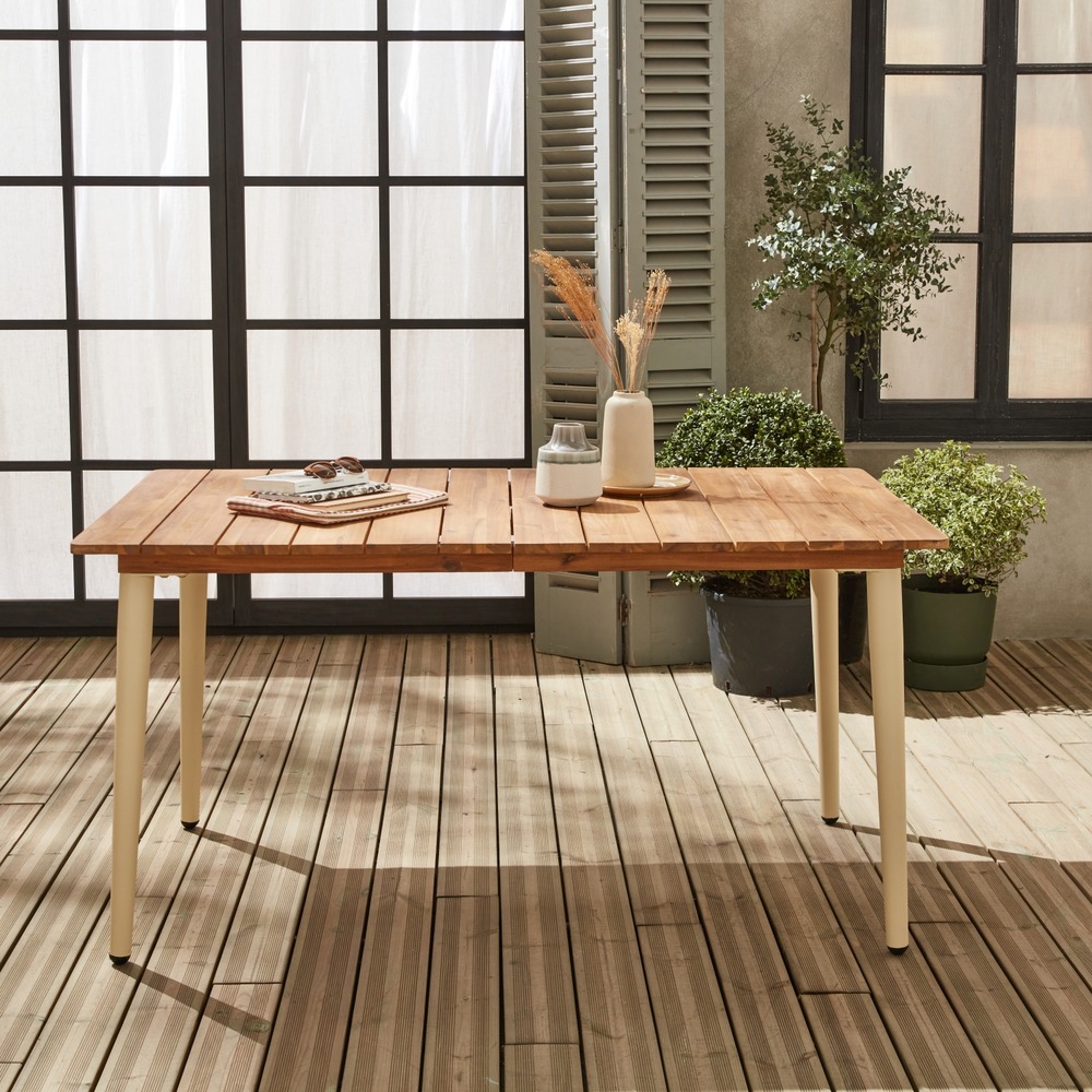 Table de jardin bois d'acacia et acier galvanisé maringa. Ivoire. L150 x p90 x h76cm