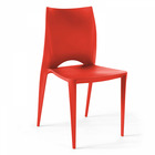 Chaise de jardin en plastique rouge