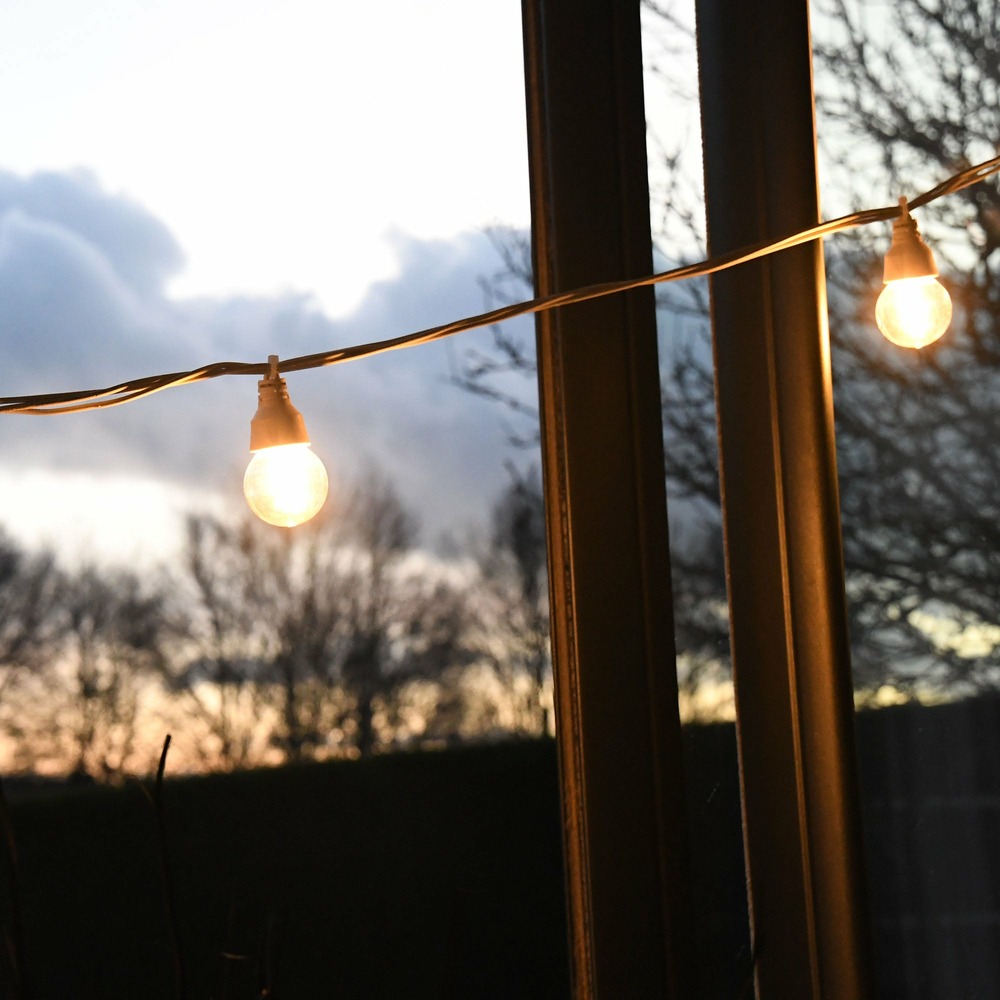 Guirlande guinguette tradition à filament blanc froid - 5m prolongeable câble blanc - 10 globes à filaments - chromex