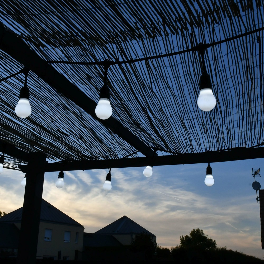 Guirlande guinguette java e27 - blanc froid - 5m prolongeable - 10 ampoules intercheangables - chromex