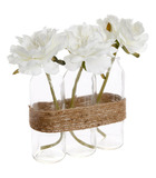 Composition artificielle de 3 roses blanches dans 3 vases en verre liés par une corde