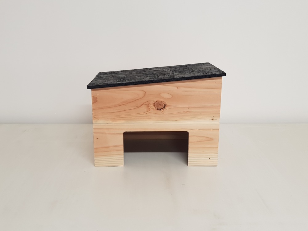 Maison jeanne pour tortue de terre en douglas 40x28x25 cm