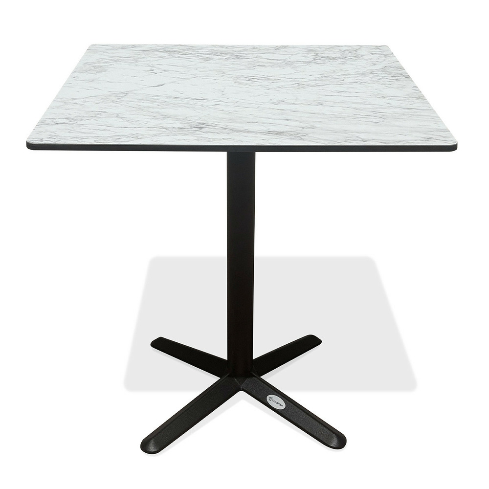 Table de jardin carrée 