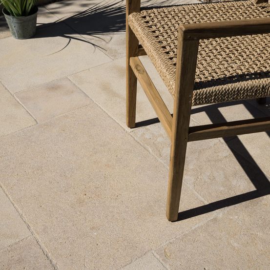 Dallage pierre antiquaire opus 50 x1,8 cm - intérieur et extérieur (paquet opus 50 soit 1,125 m²) - ro'ma nature