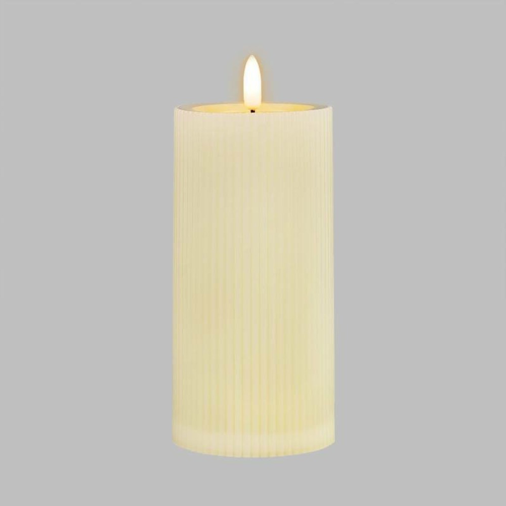Bougie cylindrique avec nervures ø7,5cm h15cm effet cire ivoire led blanc chaud à piles