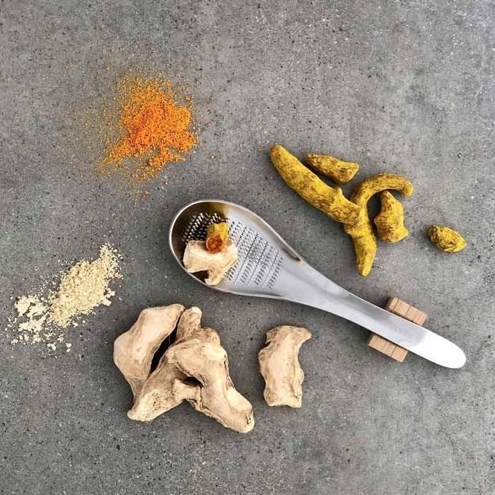 Deiss® PRO Zesteur d'Agrume & Râpe à Fromage - Fromage Parmesan, Citron, Gingembre, Ail, Muscade Deiss® PRO Zesteur d'Agrume & Râpe à Fromage - Fromage Parmesan, Citron, Gingembre, Ail, Muscade