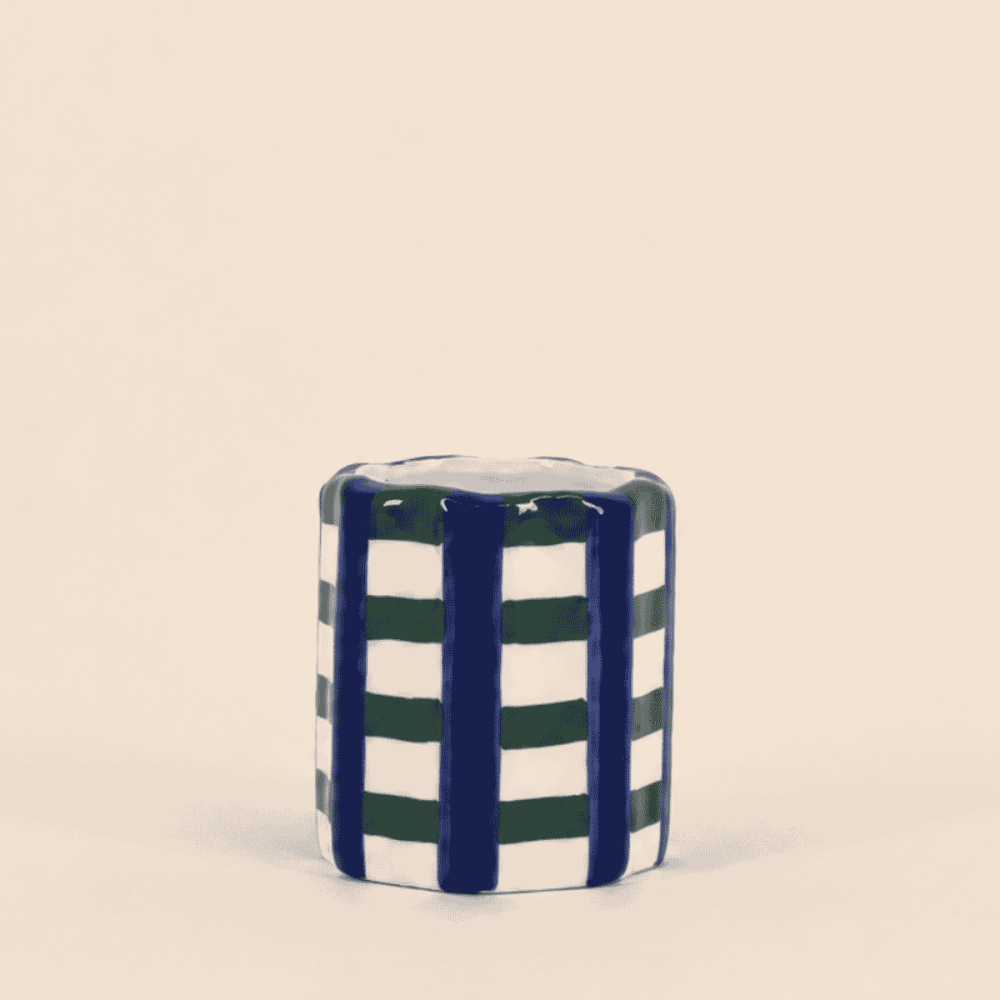 Bougie parfumée en céramique à damiers 8x9cm