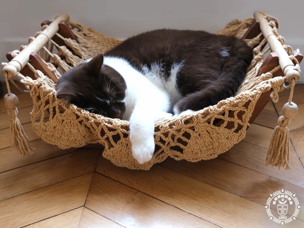 Hamac pour chat taupe + support en bois