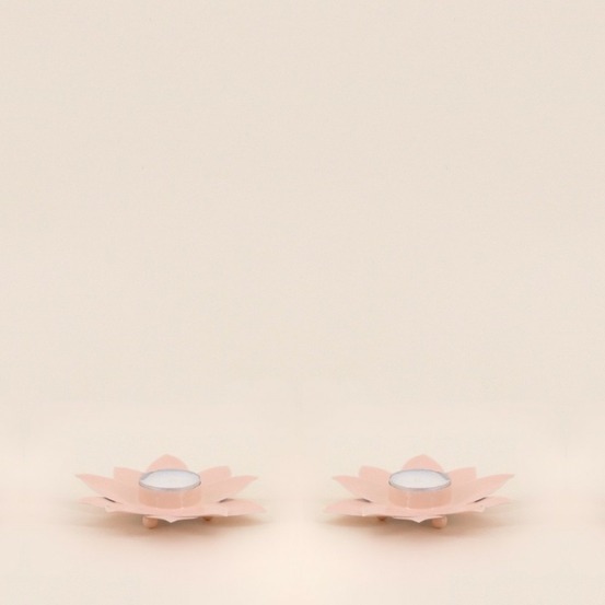 Lot de 2 bougeoirs fleurs rose 12cm