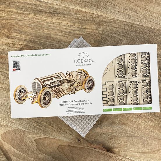 Maquette 3d en bois - voiture