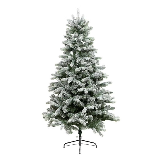 Sapin de noël enneigé