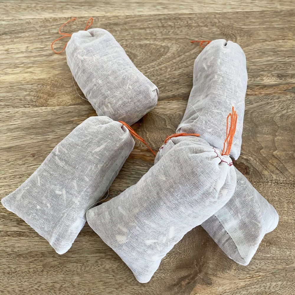 Lot de 5 sachets de cèdre rouge - antimite naturel