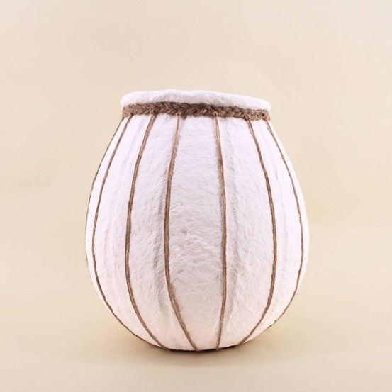 Vase en papier maché blanc 35cm détails en jute