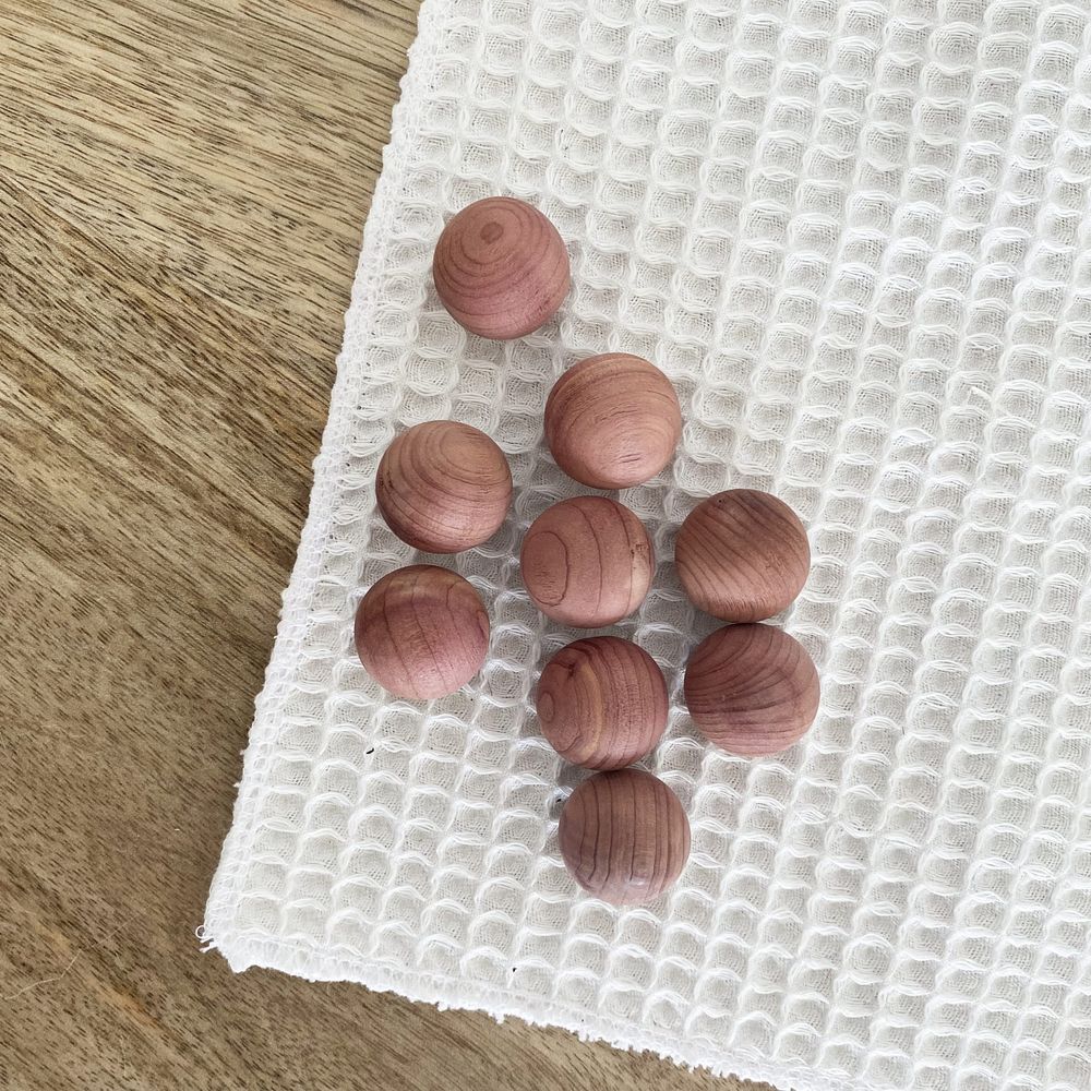 Lot de 10 billes de cèdre rouge - antimite naturel