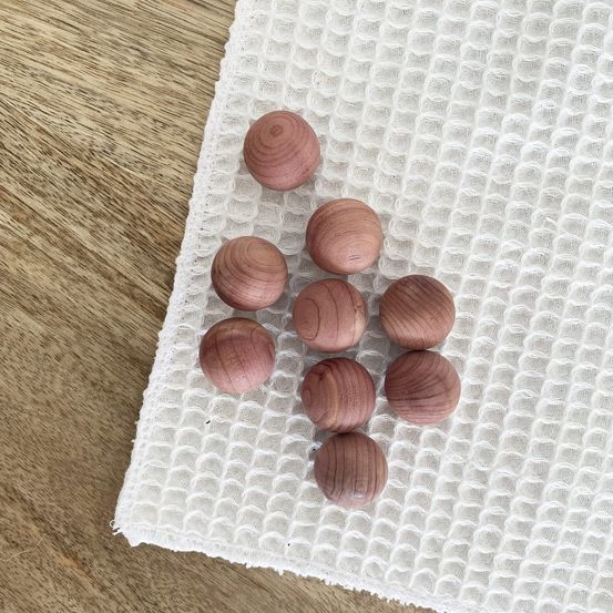 Lot de 10 billes de cèdre rouge - antimite naturel