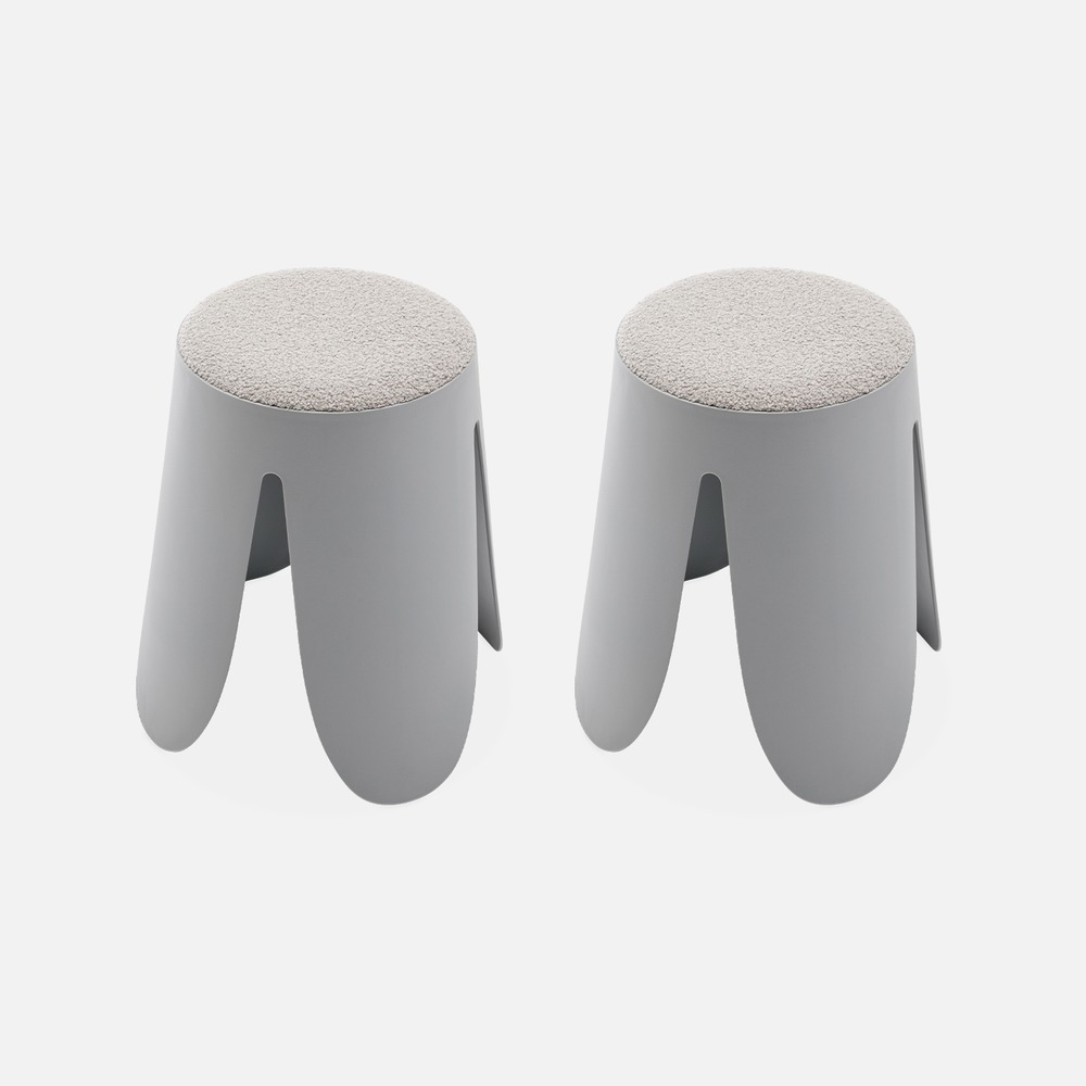 Set de 2 tabourets empilables gris clairs. Bouclette texturée. Niki. Ø30 / 44 x h46cm