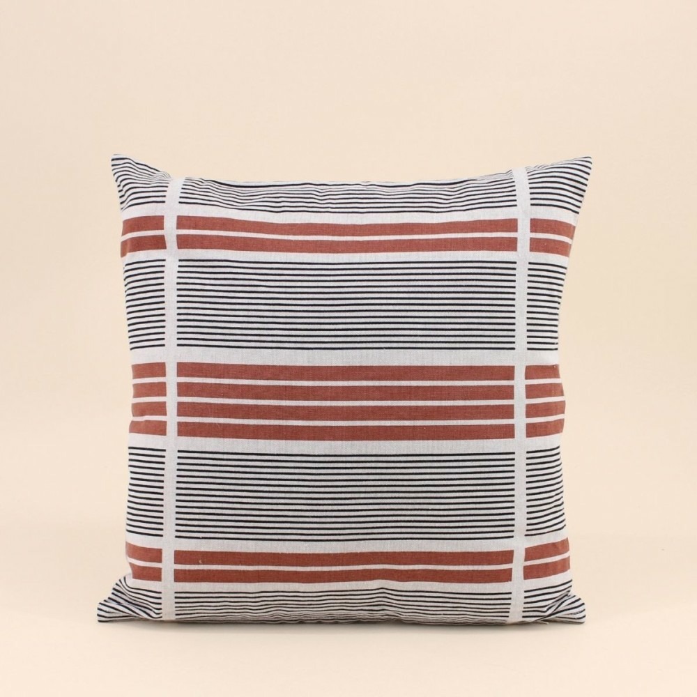 Coussin déperlant et anti uv rayures terracotta, noir 40x40cm