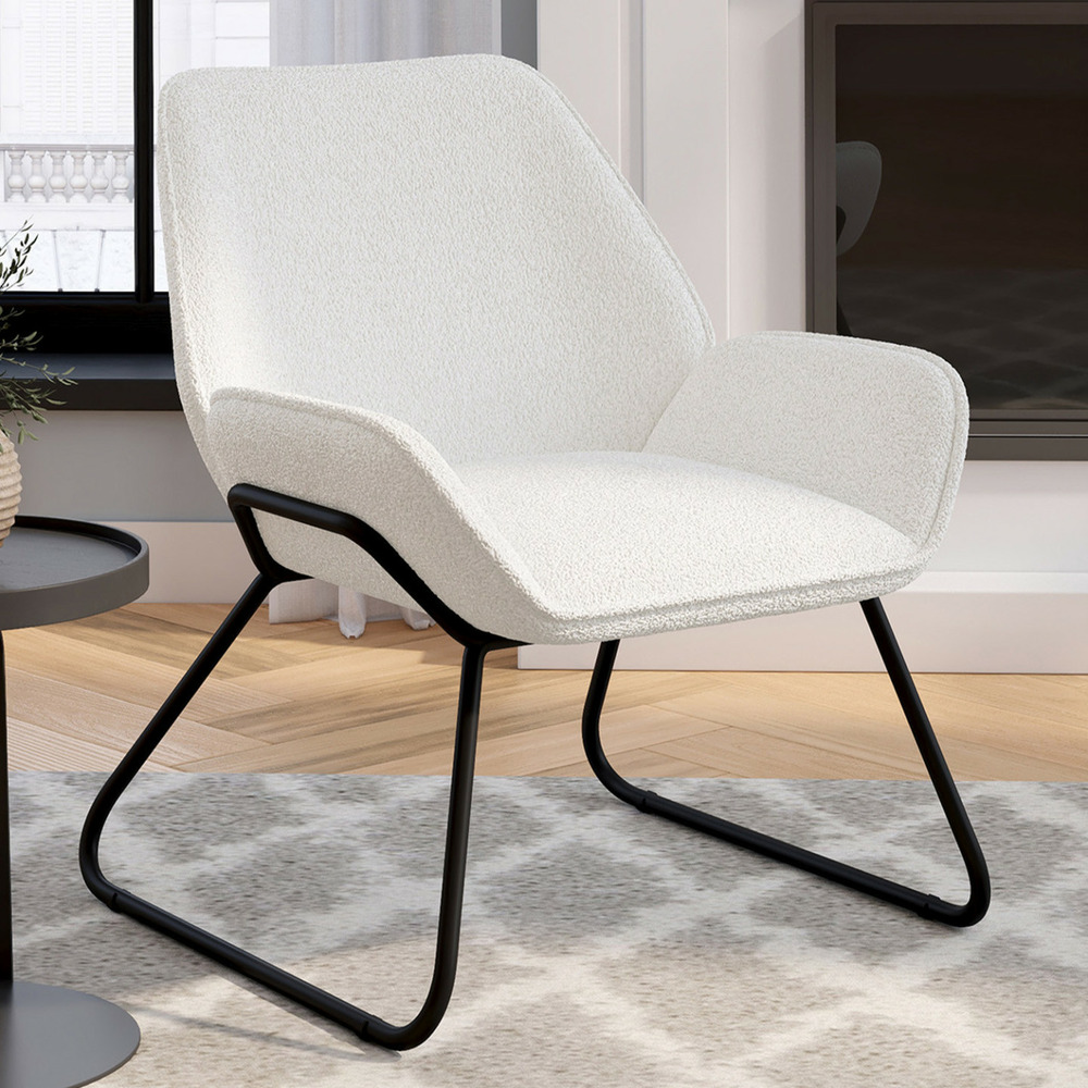 Fauteuil sixtine en tissu bouclette et pieds métal noirs