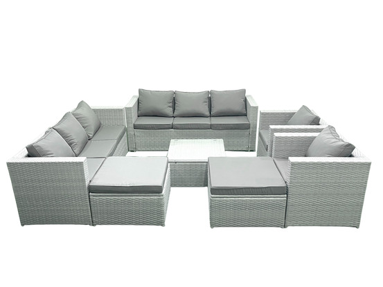 Salon de jardin en rotin avec 2 fauteuil table basse carrée 2 grand tabourets gris clair mixte