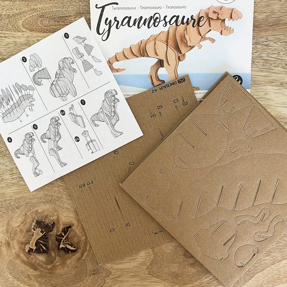 Maquette 3d en carton - tyrannosaure