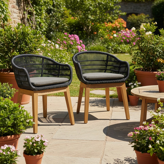 Fauteuils en résine tressée noire lounge avec coussin (lot de 2)