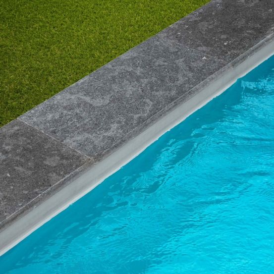 Margelle de piscine pierre d'egypte grise 60x30x3 cm bord 1/2 rond (à l'unité) - ro'ma nature