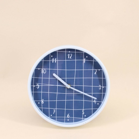 Horloge murale ronde bleu quadrillage blanc 25cm
