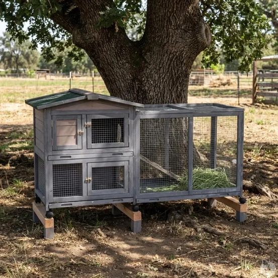 Clapier mobile en bois pour lapin avec parc intégré - gris 150x55x86 cm