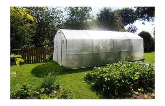 Serre tunnel de jardin - 18m² - 3 x 6m - pieds droits - aérations latérales - 4 saisons - les serres tonneau