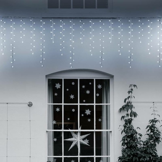 Guirlande stalactites chute de neige 3,6m h80cm 288 led blanc froid câble blanc lotti