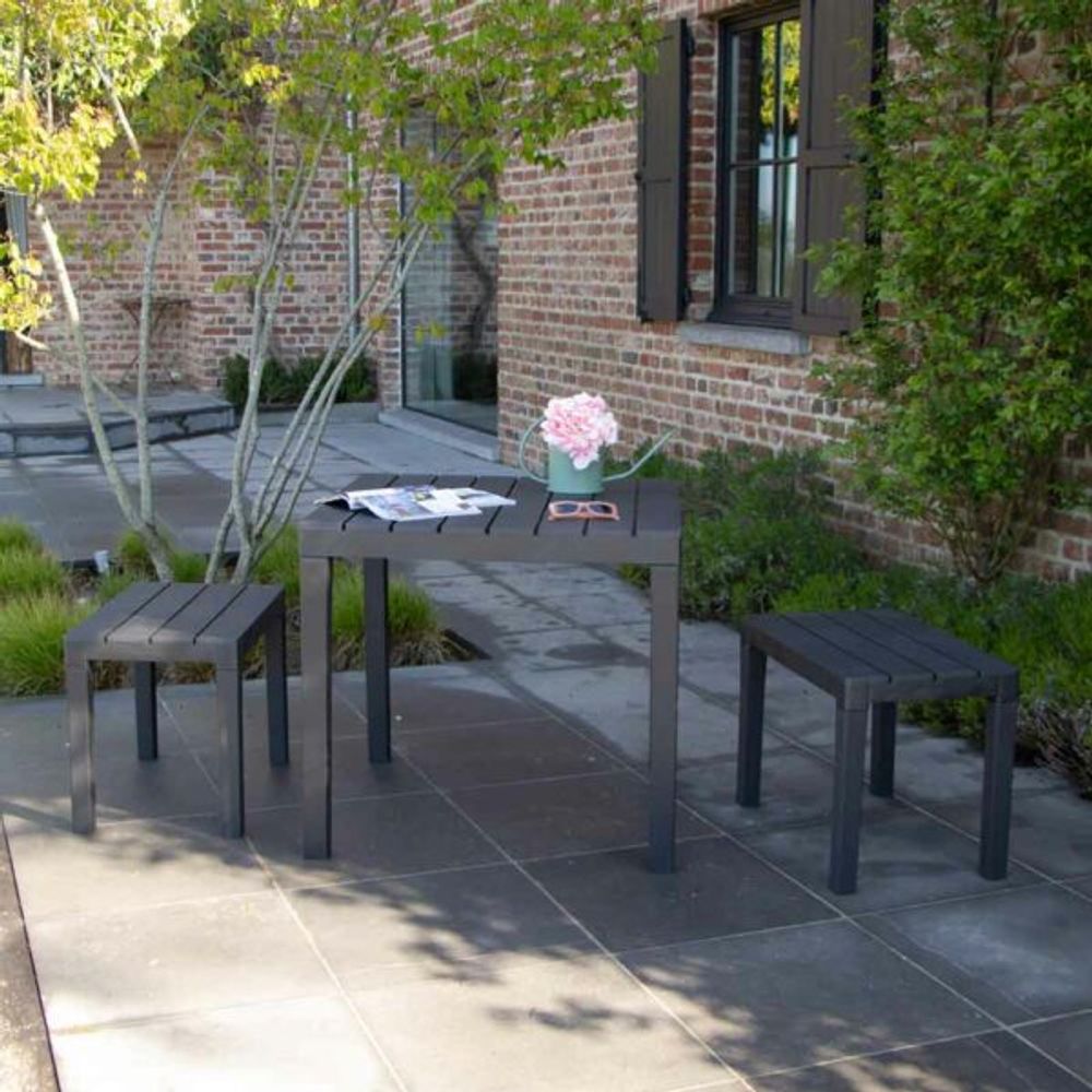 Salon de jardin en résine anthracite avec 2 bancs papua