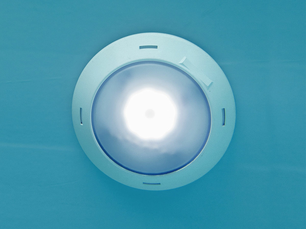 Projecteur led blanc pour piscine enterrée