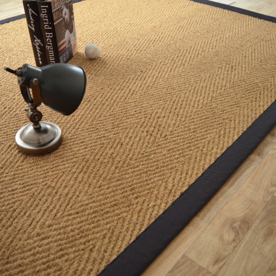 Tapis coco - paravan chevron - ganse coton noire - 140 x 200 cm