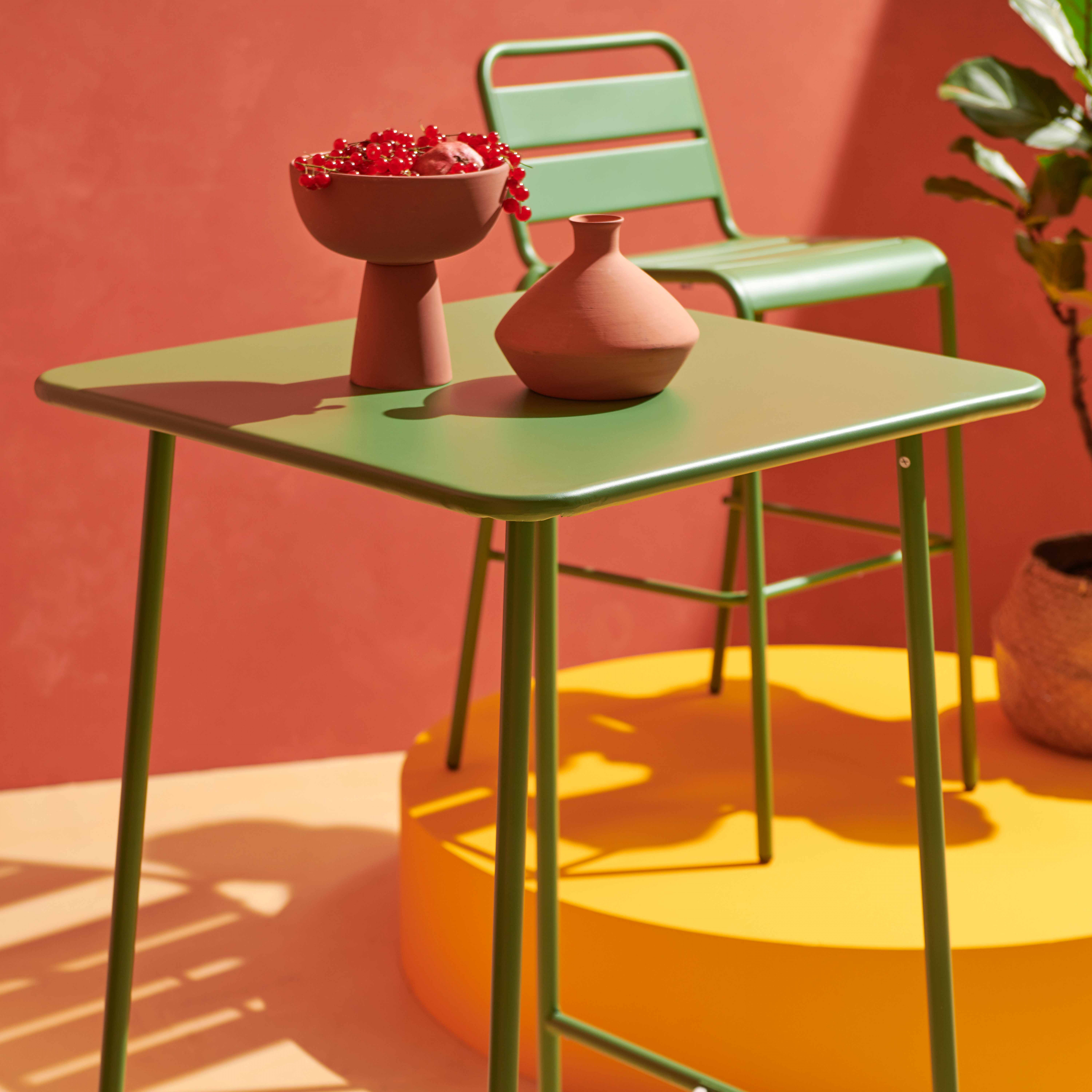 Ensemble table de bar et 2 chaises hautes en métal vert cactus