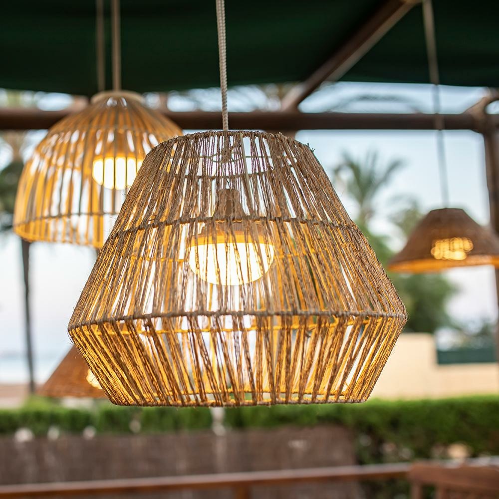 Lampe du suspension sisine sans fil en fibre naturelles avec ampoule portable par batterie rechargeable avec télécommande