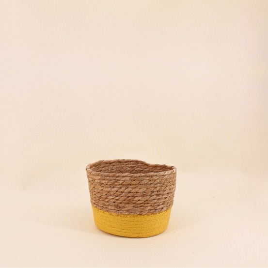 Panier en paille détail jaune 20x15cm