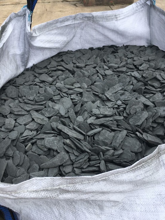 Paillage d'ardoise noire 24/40 mm - big bag 1 tonne