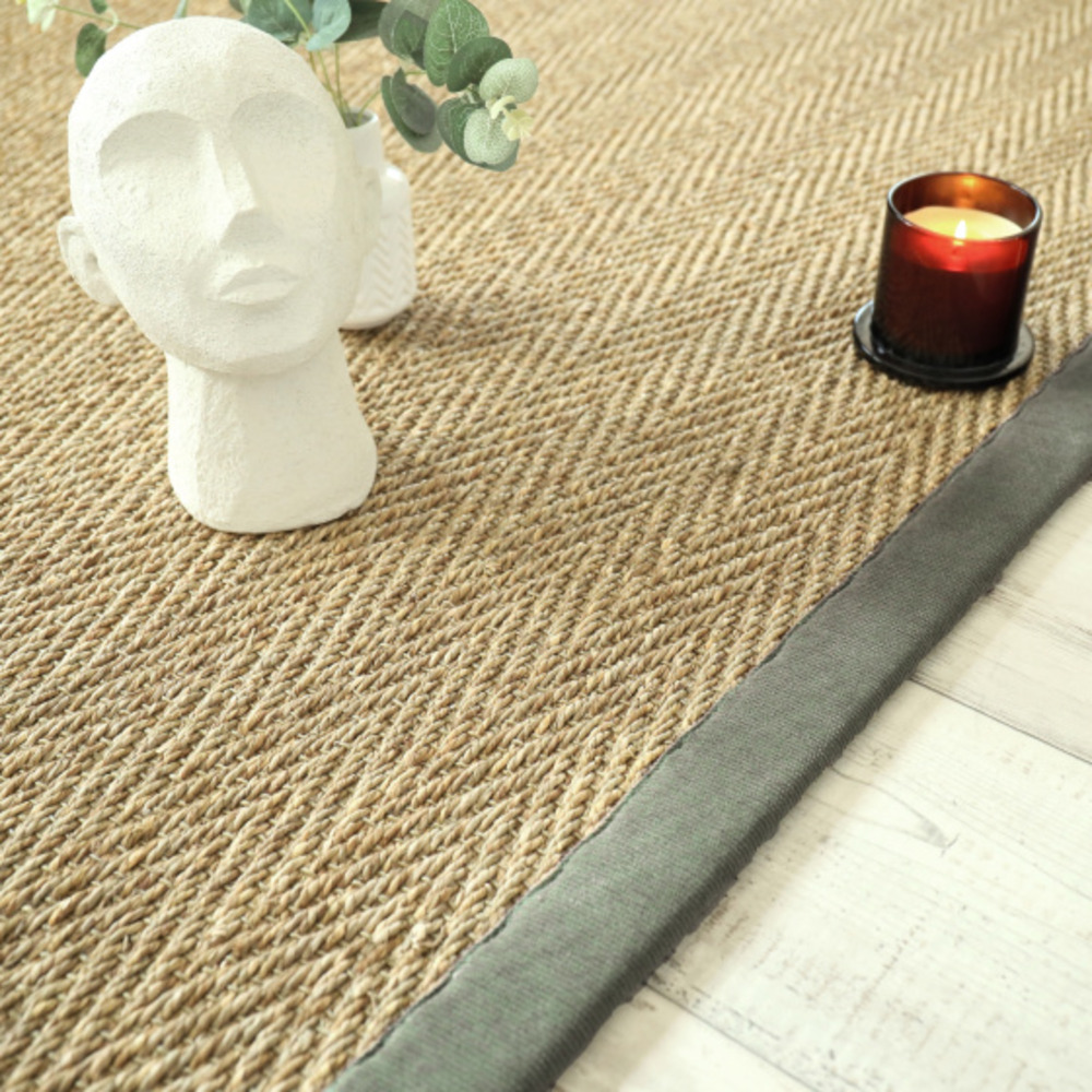 Tapis jonc de mer - bihar fin chevron - ganse chenille vert mousse - 160 x 230 cm