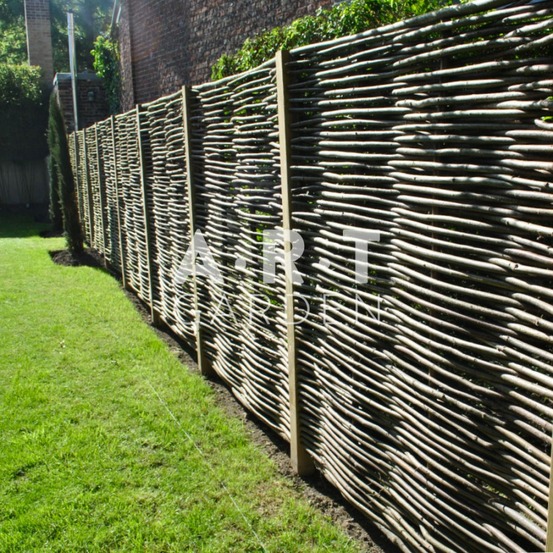 Clôture bois en noisetier tressé - 100% naturel - poteaux non inclus - hauteur 180 x largeur 180 cm