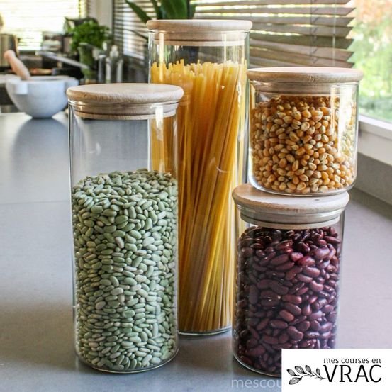Bocaux en verre avec bouchon bois