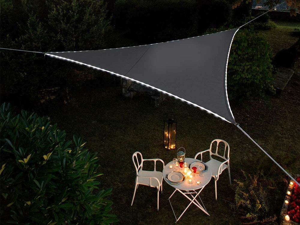 Voile d'ombrage triangulaire leds solaires ardoise + adaptateur