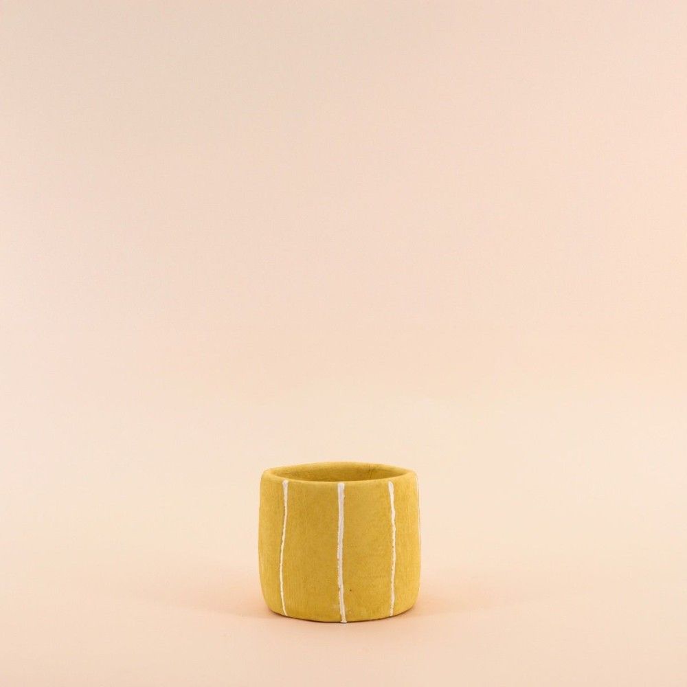 Cache-pot en ciment jaune lignes blanches 10cm