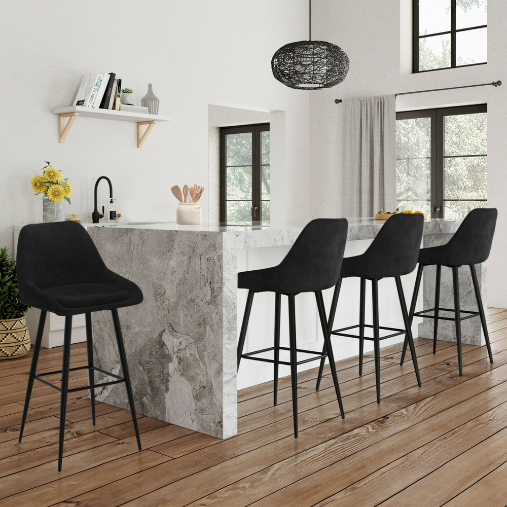 Lot de 4 tabourets de bar thalya en velours noir avec demi-accoudoirs