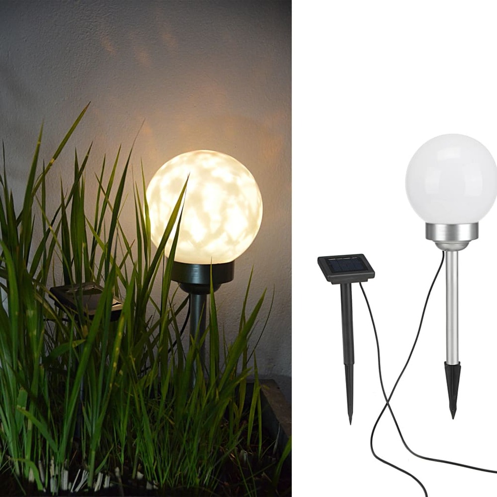 Illuminez votre jardin avec une lampe boule LED.