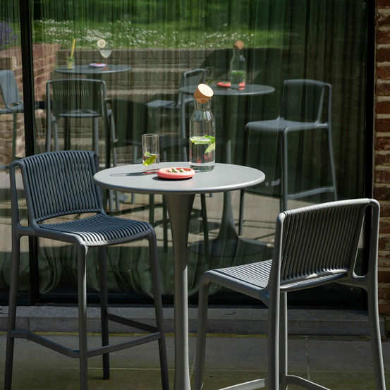 Ensemble haut de jardin en résine et acier 2p gris andrea