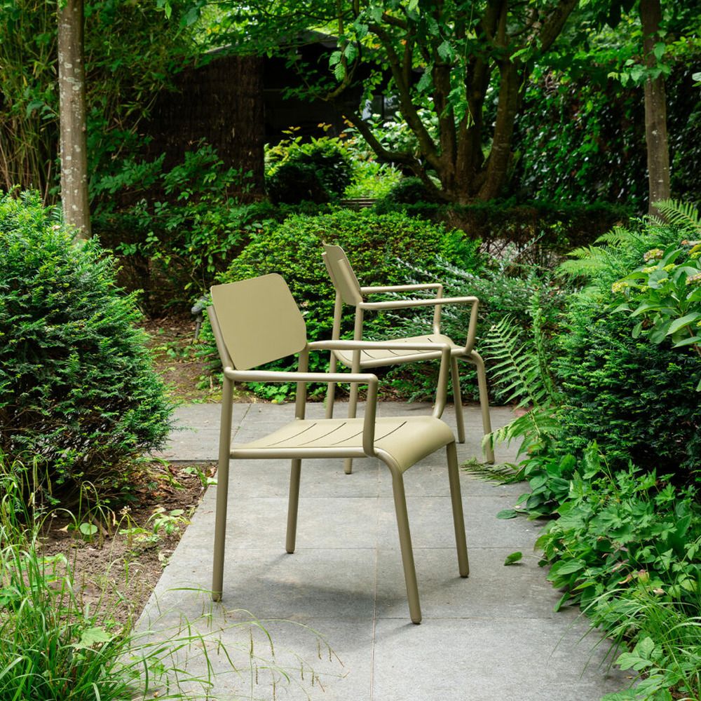Lot de 2 fauteuils de jardin en aluminium kaki clair avec coussins beige chiné havana
