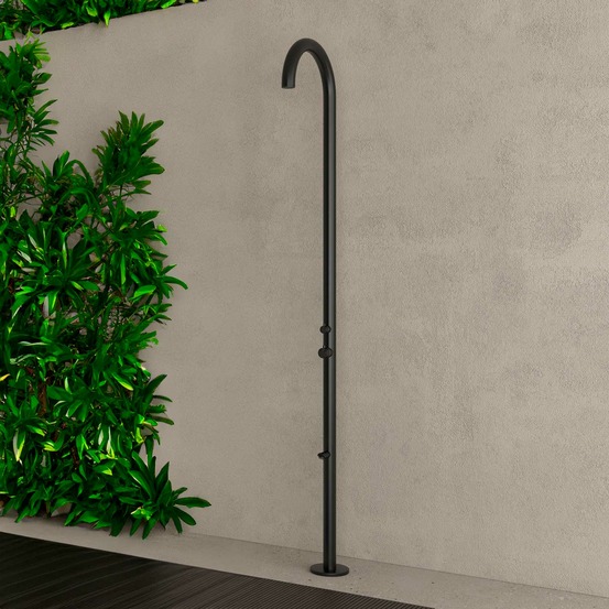 Eau chaude et froide douche exterieure douche sined quartu olbia noir