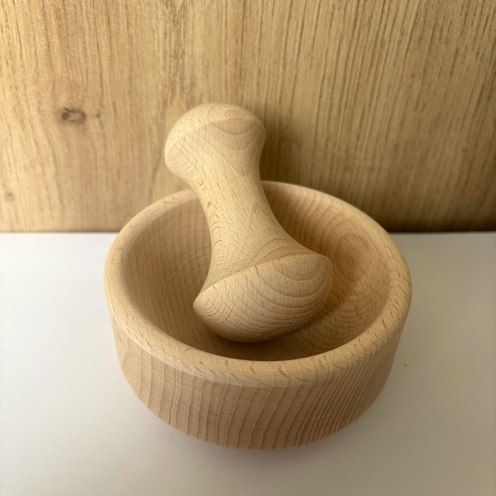 Mortier avec pilon en bois