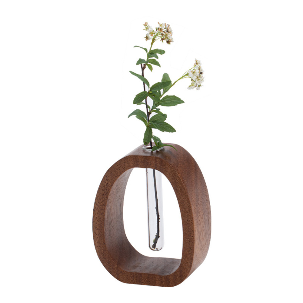 Vase en bois massif