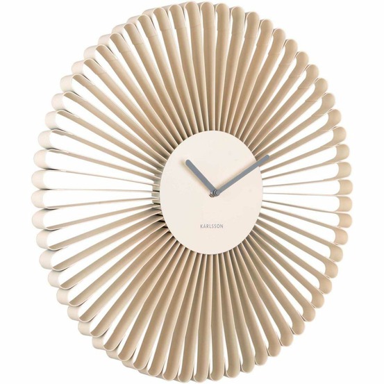 Horloge murale en métal cascara